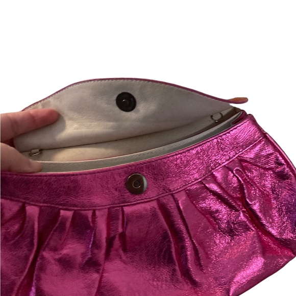Tara Crystalle London -Hot Pink Metallic Clutch with Brown Lizard Accent-SO CHIC - Picture 3 of 4